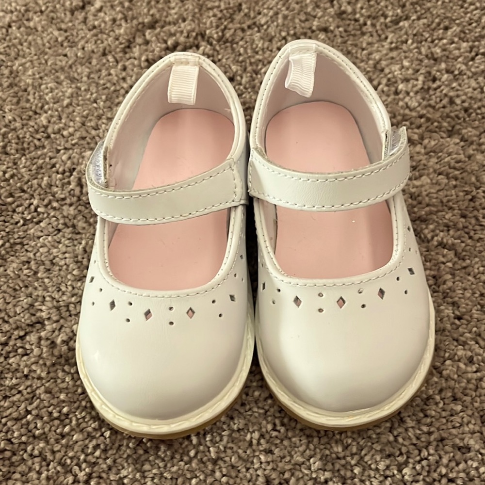 White Crown and Ivy Toddler dress shoes